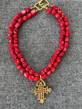 NEW FRANCES VALENTINE RED BEADED NECKLACE WITH DECORATIVE GOLD PLATED CROSS